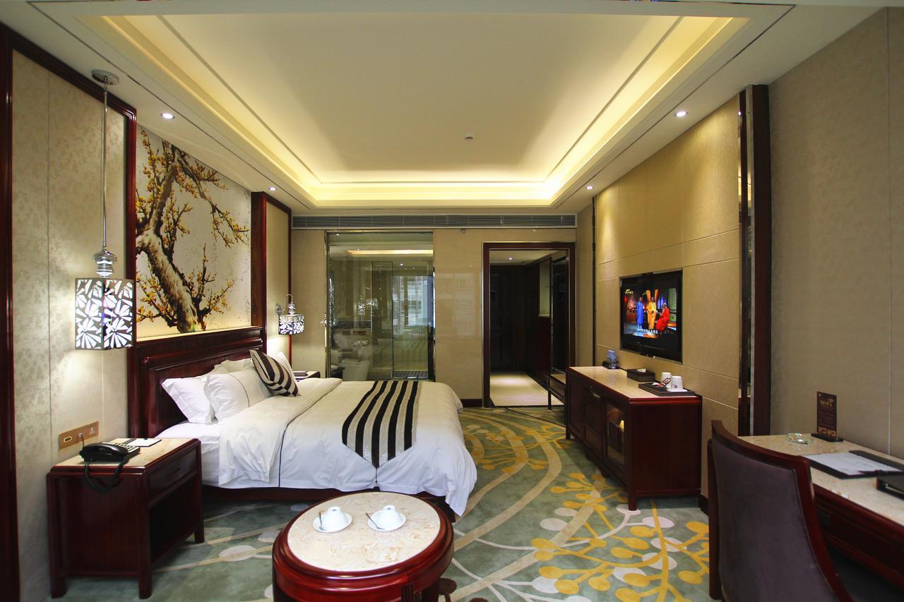 Jin Long Wan Hao Hotel Wuzhou Exterior photo