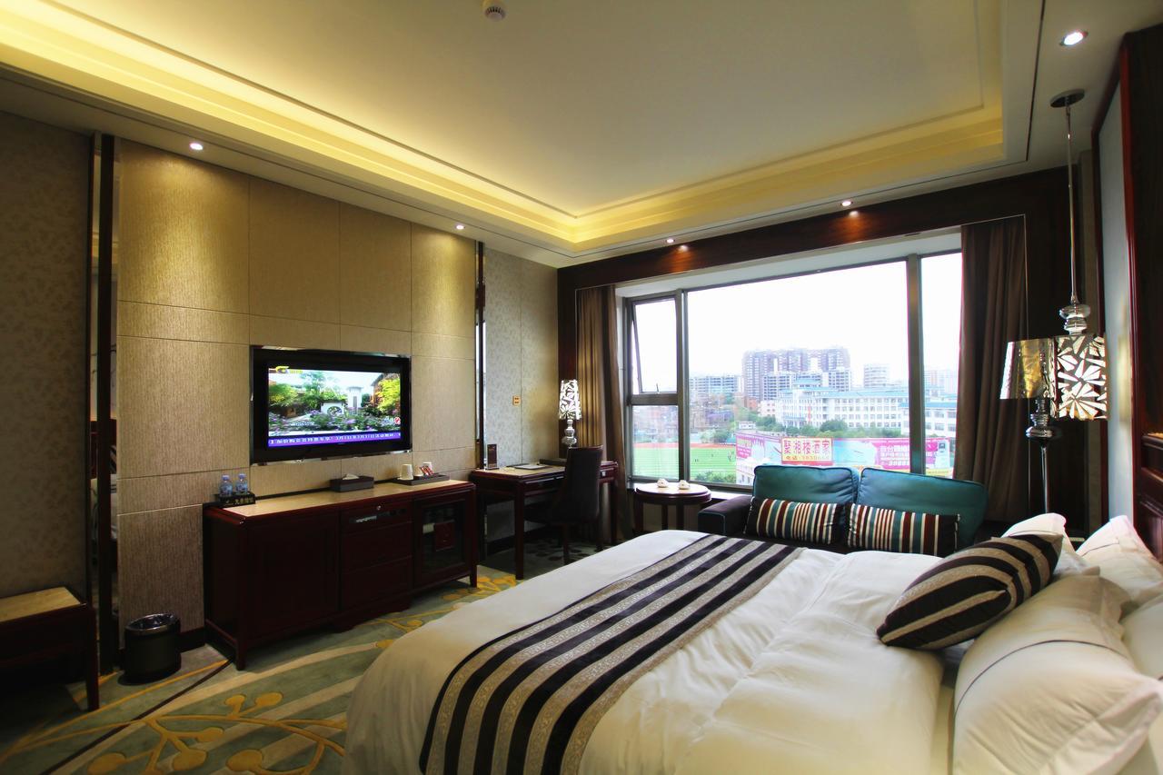 Jin Long Wan Hao Hotel Wuzhou Exterior photo